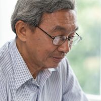 vecteezy_closeup-elder-happy-face-peaceful-calm-smart-look-with_8136584